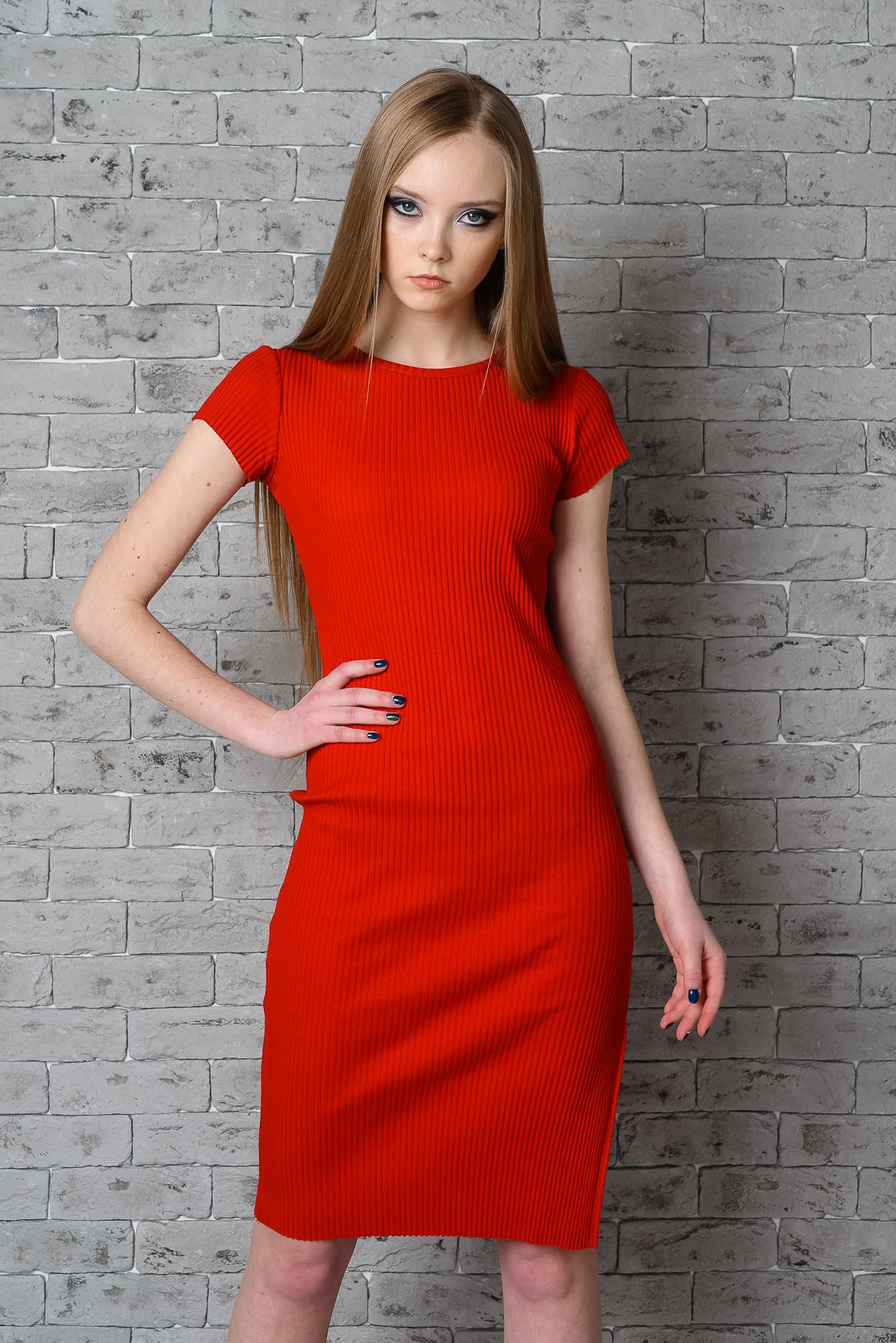 Фото товара 9106, красное трикотажное платье